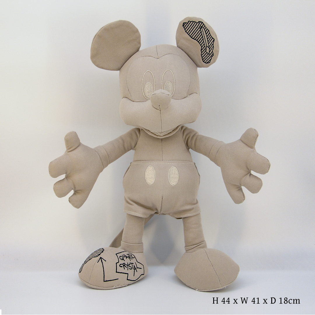 Lot 175　ダニエル・アーシャム x Disney Mickey Mouse ぬいぐるみ  世界限定 小サイズ